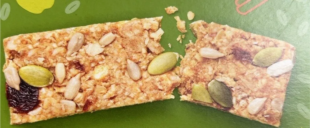Apple & cinnamon porridge oat bar