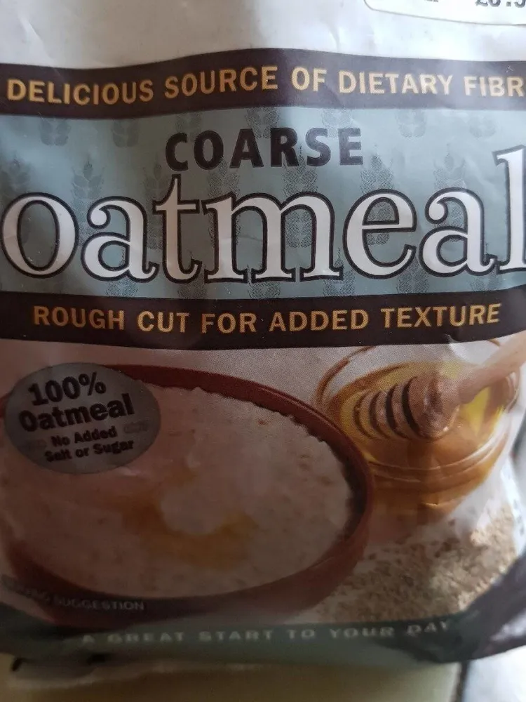 Coarse oatmeal