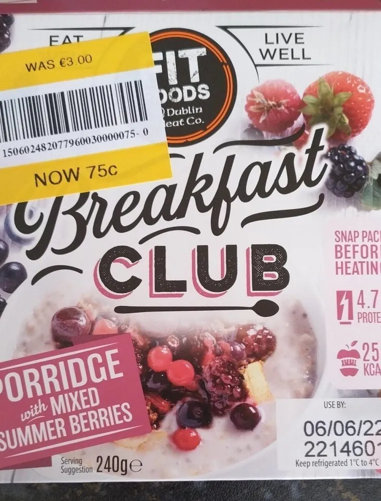 Porridge with mixed summer berries