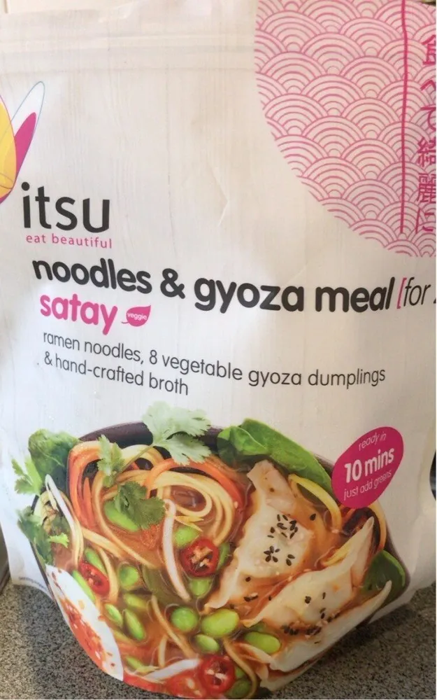 Noodles and gyoza meal