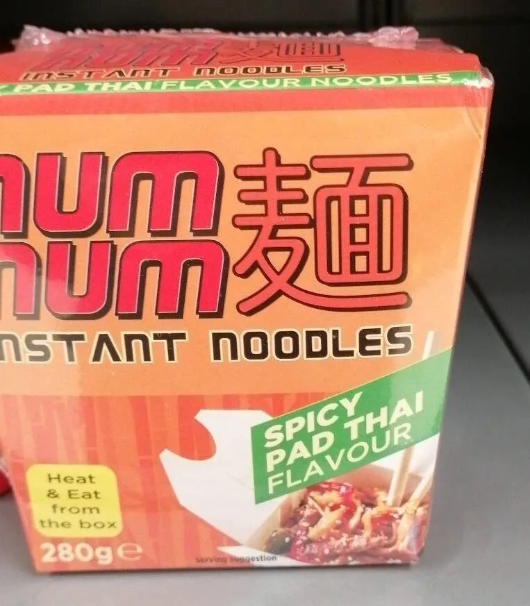 Instant noodlea pad thai