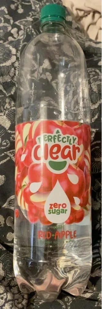 Red apple still flavoured water