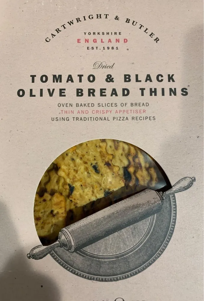 Tomato & black olive bread thins