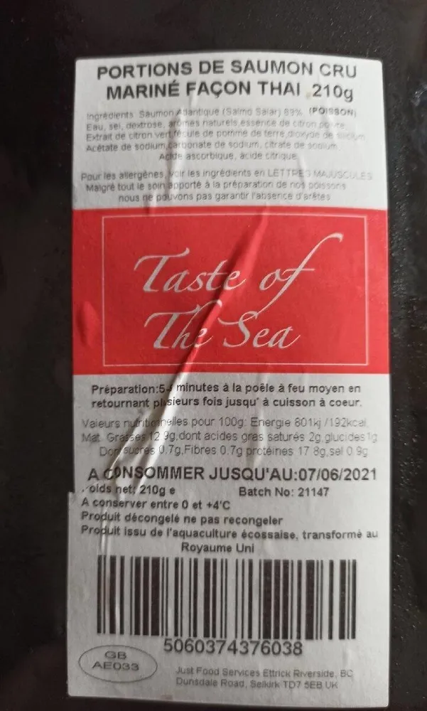 Portion de saumon cru mariné façon thaï