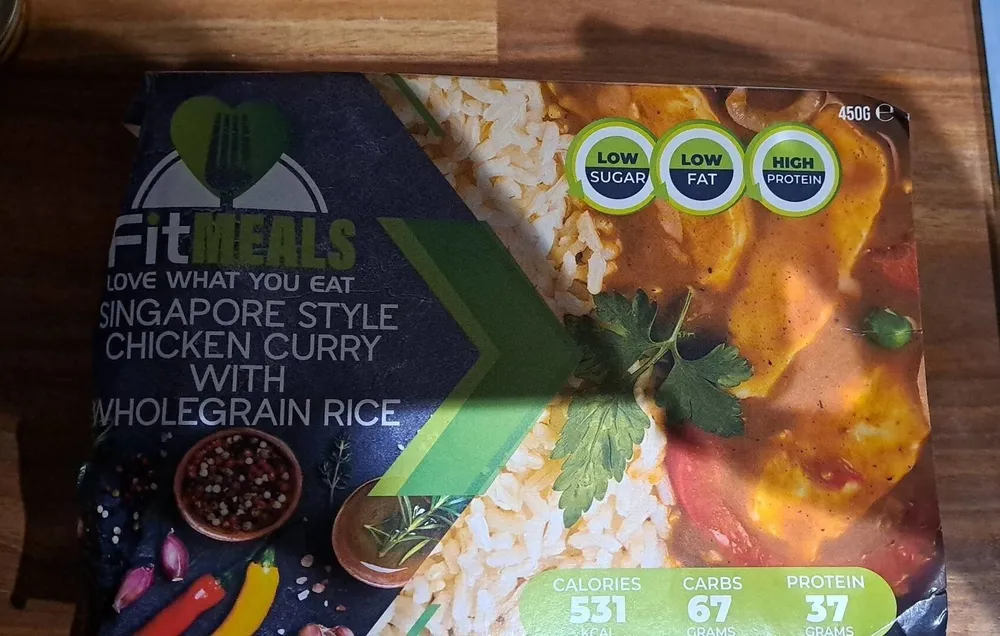 Singapore style chicken curry with whole grain rice
