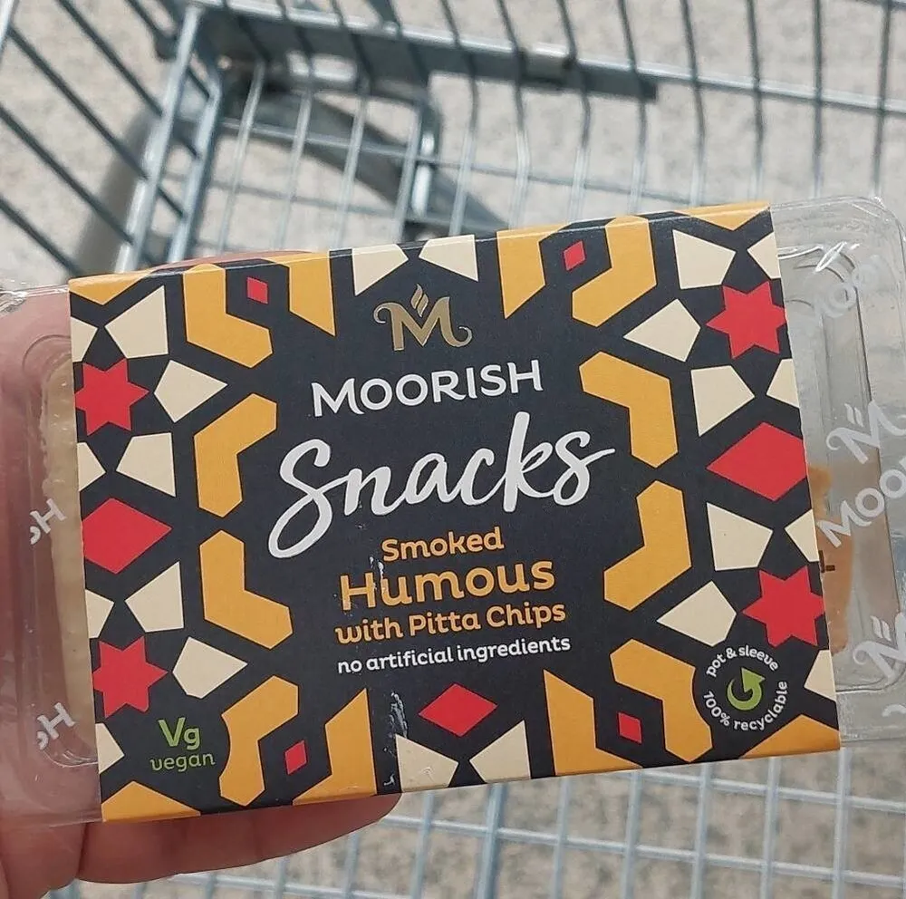 Smoked humous with pitta chips