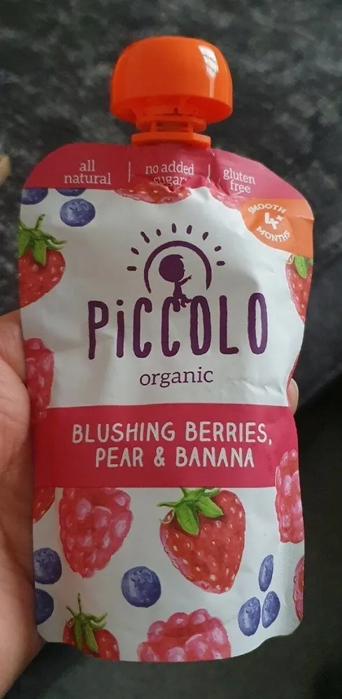 Blushing berries, pear and banana