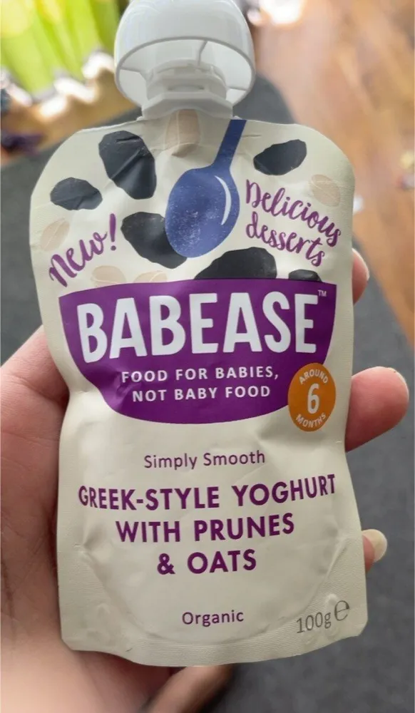 Greek-style yoghurt with prunes & oats