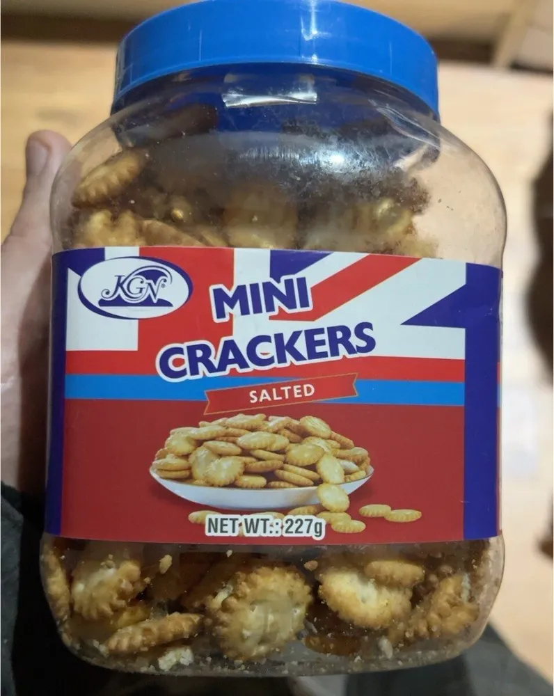 Mini crackers salted