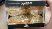 Scottish smoked salmon, lemon and dill cream cheese seeded bagel