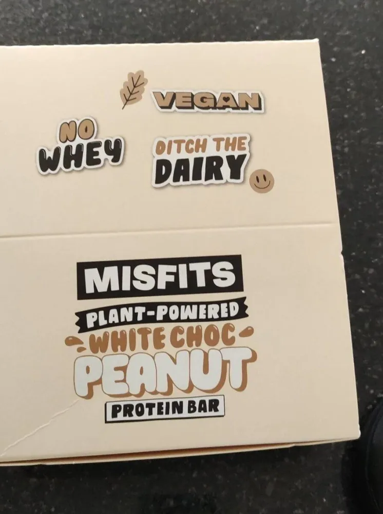 White choc peanut protein bar
