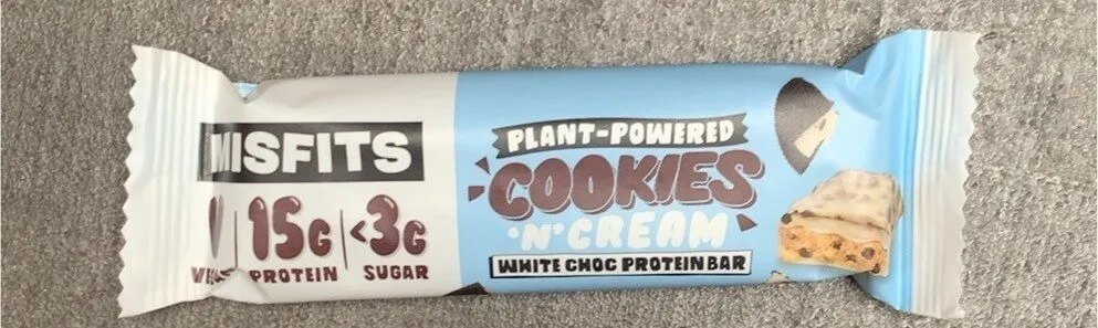 Plant powered white choc protein bar