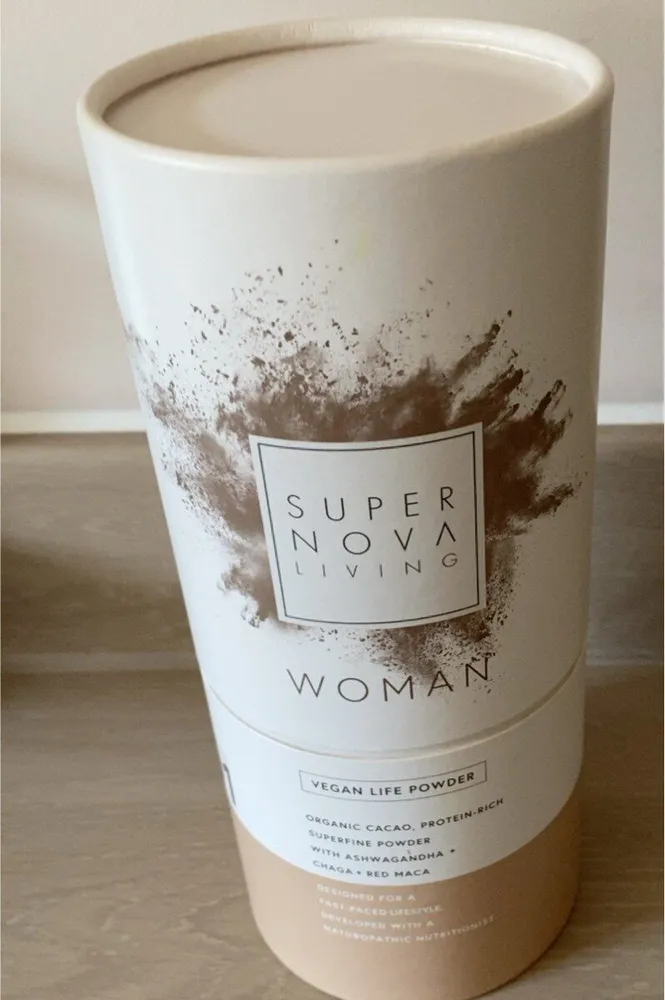 woman WHOLEFOOD ADVANCED NUTRITION