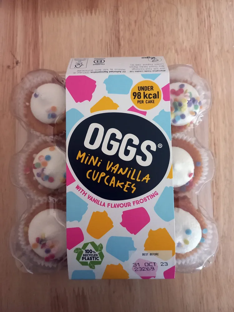 Mini vanilla cupcakes