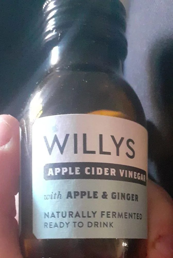Apple cider vinegar with apple and ginger