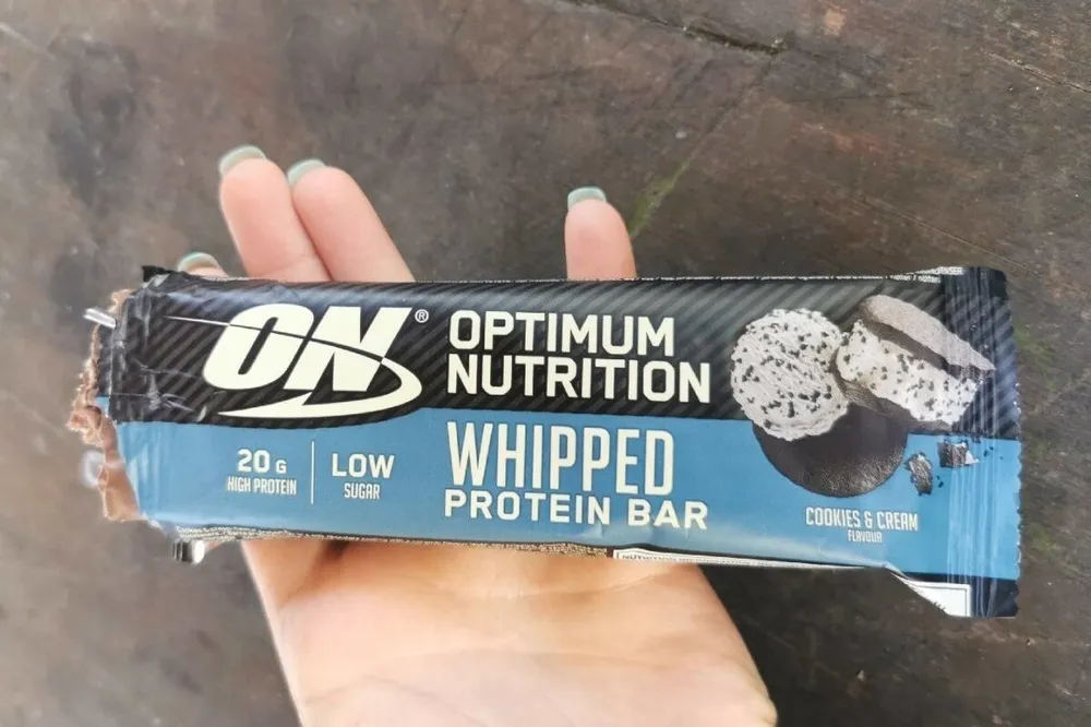Whipped protein bar cookie & cream