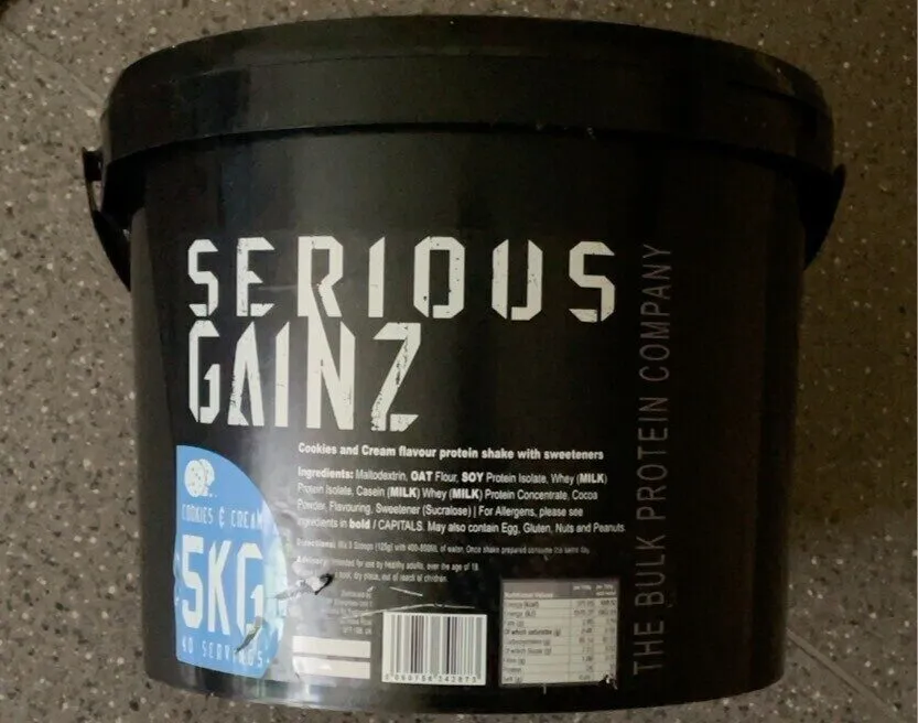 cookies and cream flavour protein shake with sweeteners