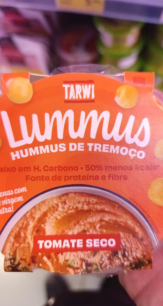 hummus tremoço e tomate