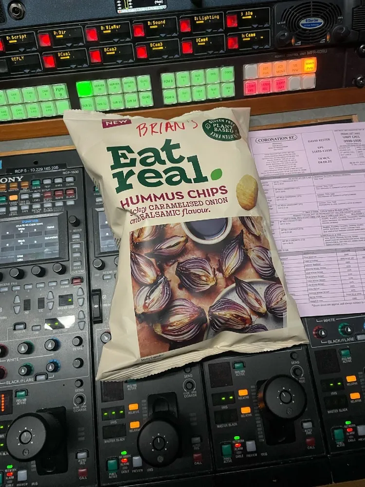 Eat real hummus chips
