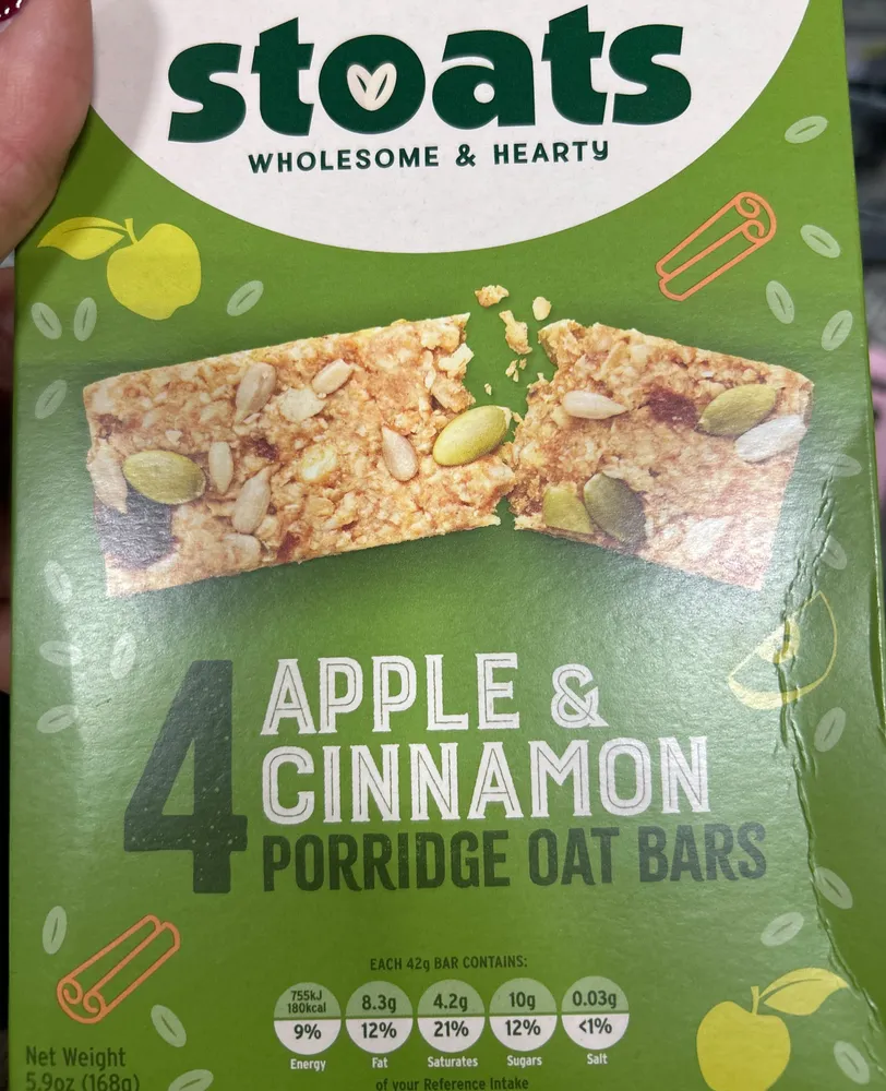 4 Apple & Cinnamon Porridge Oat Bars