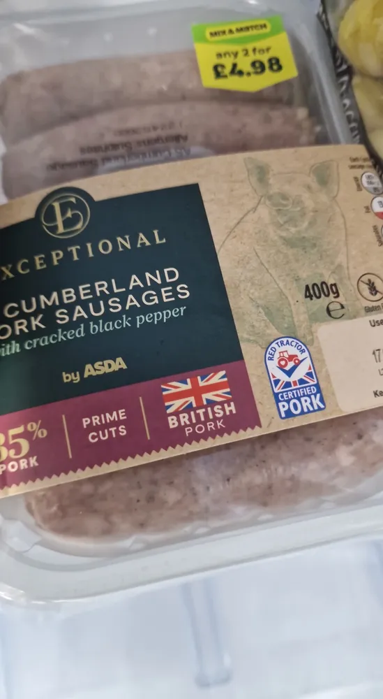 exceptional 6 Cumberland pork sausages with cracked black pepper