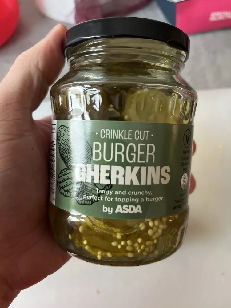 Crinkle cut Burger pickles