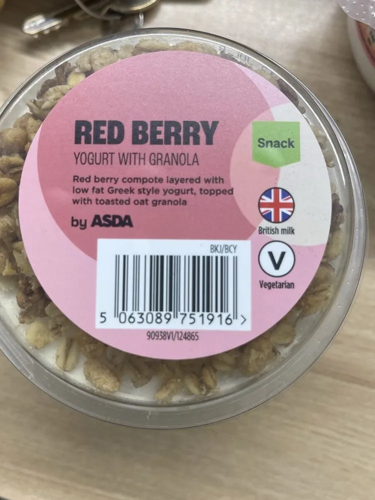 RED BERRY YOGURT WITH GRANOLA