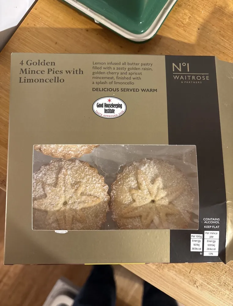 Golden Mince Pies With Limoncello