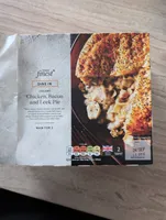 Creamy Chicken, Bacon And Leek Pie