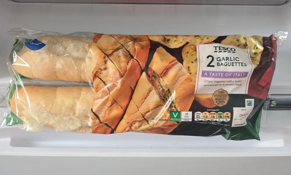 GARLIC BAGUETTES