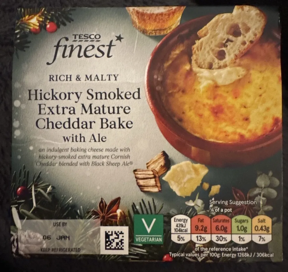 TESCO finest RICH & FLAVOURFUL SMOKED CHEDDAR & AL