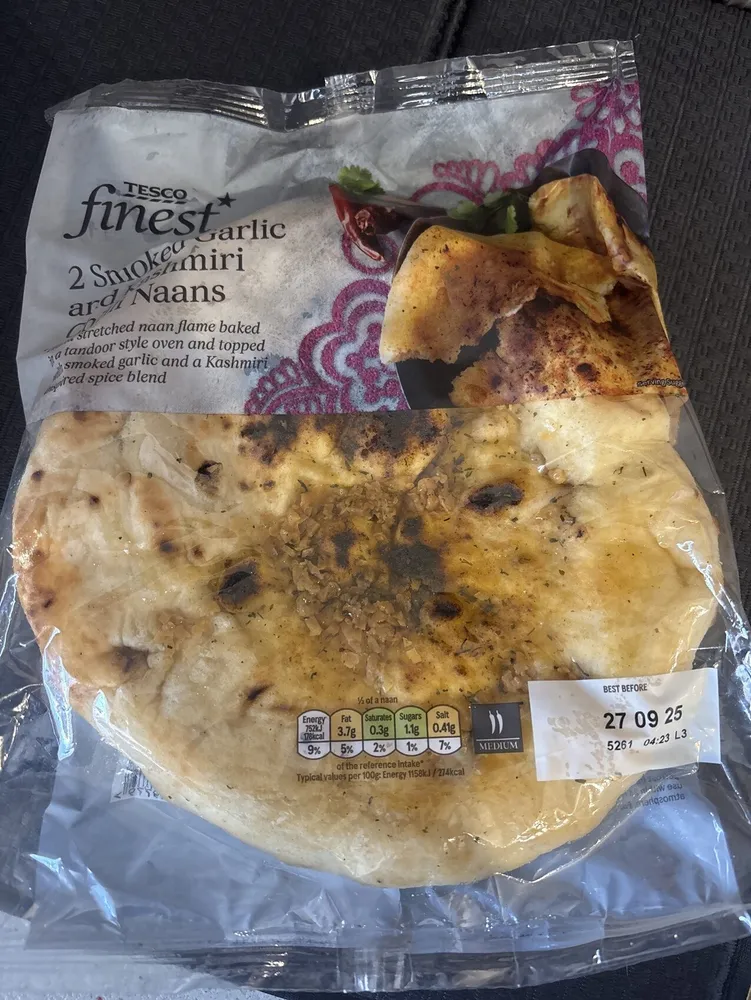 Tesco Finest Smoked Garlic And Kashmiri Chilli Naan