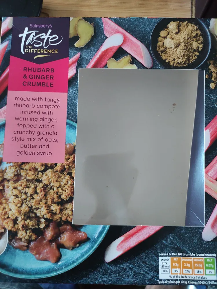 Rhubarb and ginger crumble