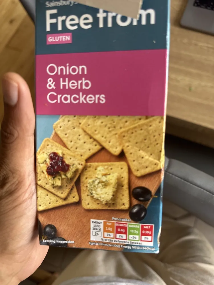 Onion and herb cracker