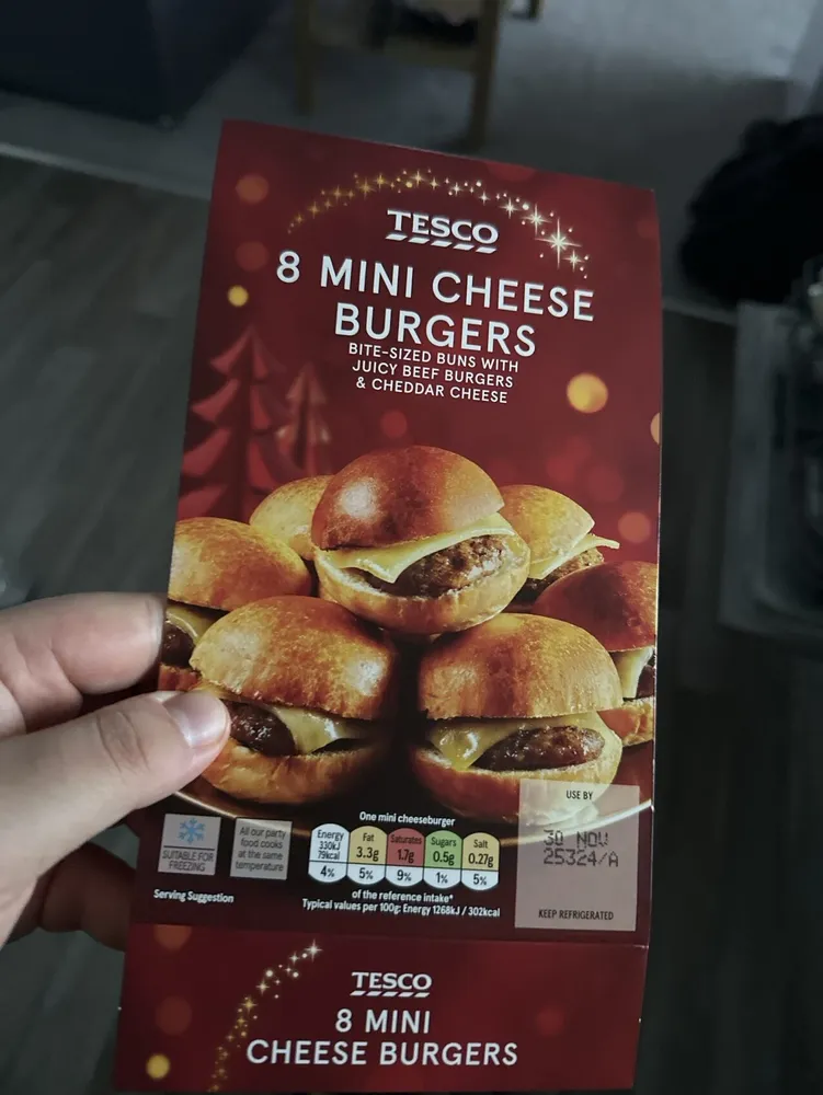 8 Mini Cheese Burgers