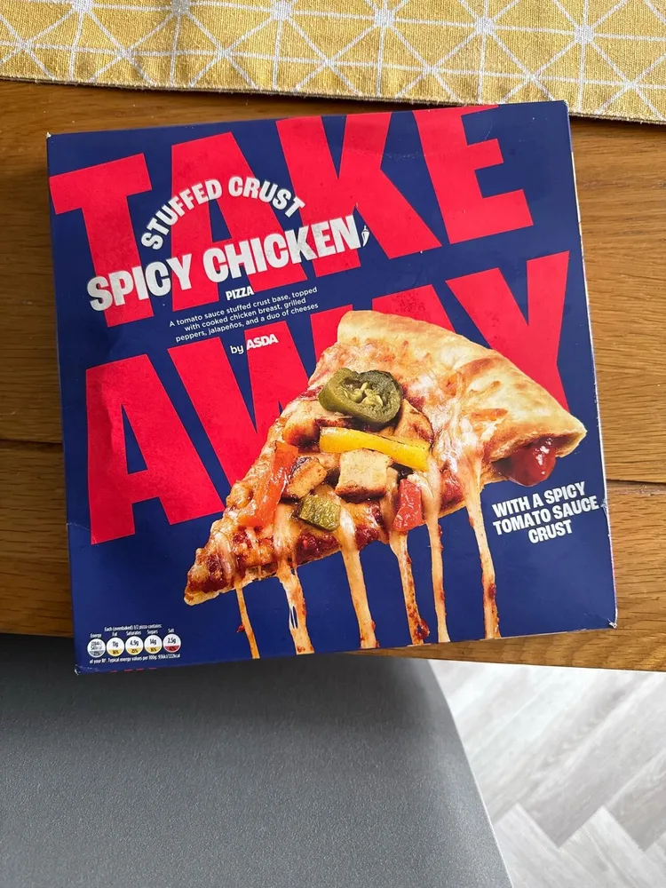 Stuffed Crust Spicy Chicken Pizza