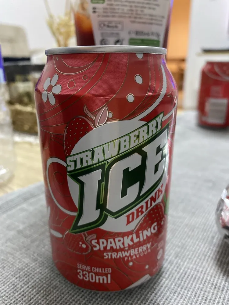 Strawberry soft Drink