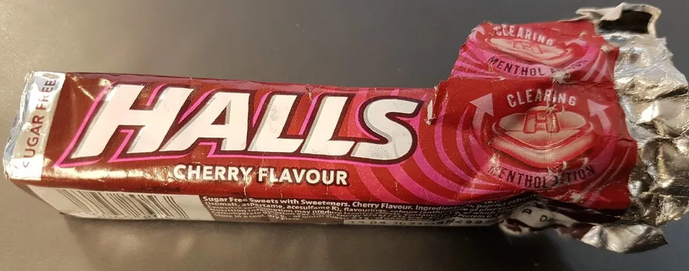 Halls - Cherry flavour