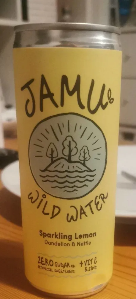 Wild water sparkling lemon