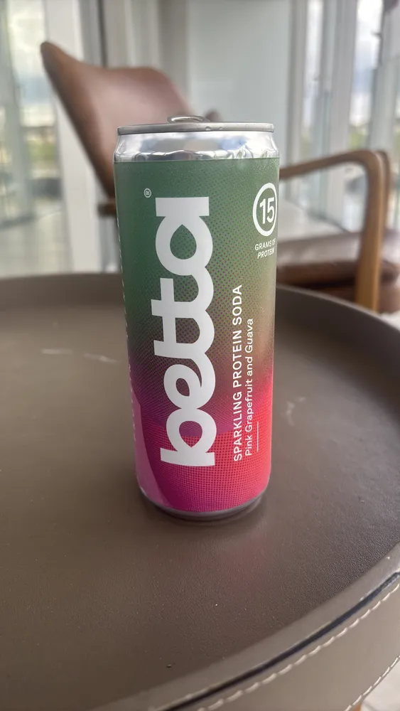 betta SPARKLING PROTEIN SODA