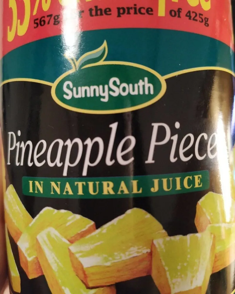 Pineapple pieces in natural juice