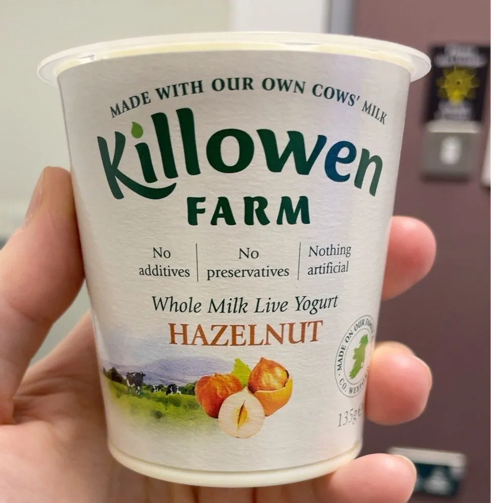 Whole milk live yogurt hazelnut