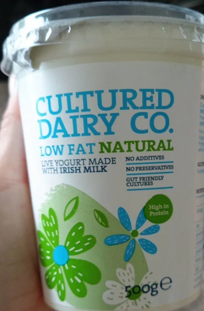 Low fat natural yoghurt