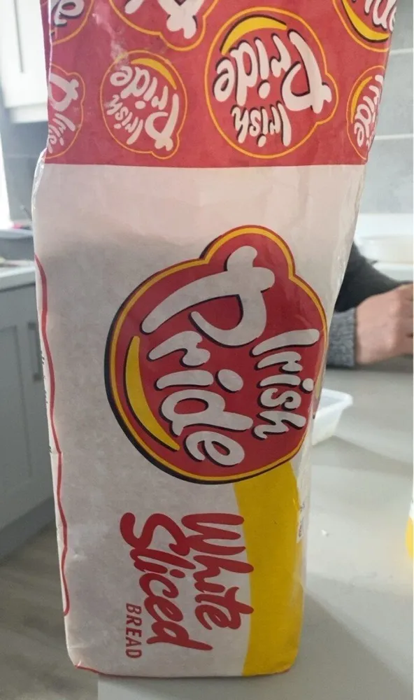 White sliced bread