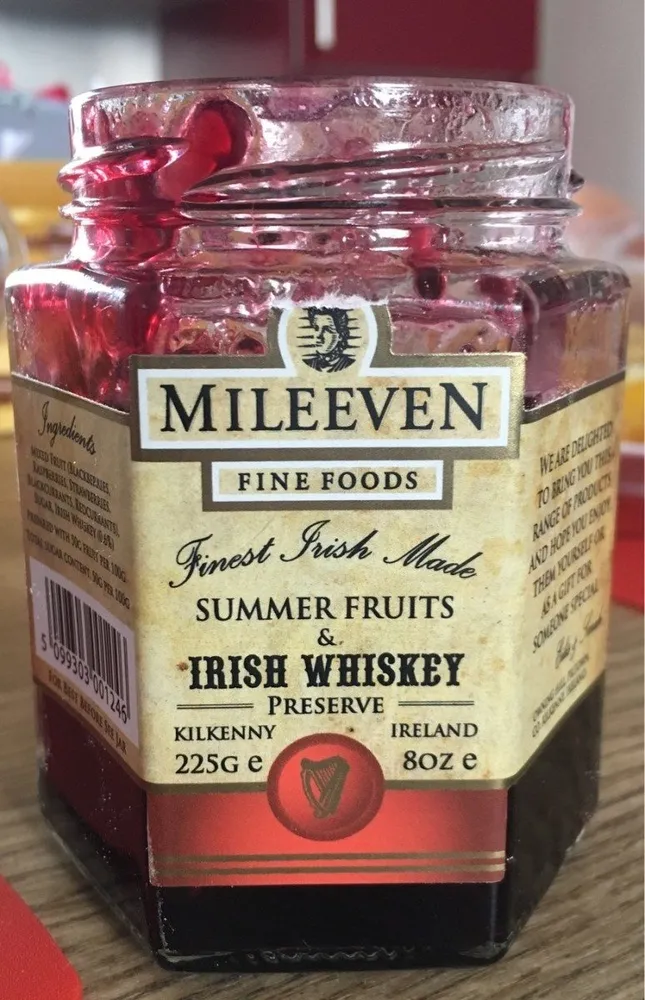 Confiture de fruits d'été et irish whiskey