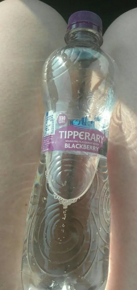 Tipperary Blackberry sparkling flavoured water