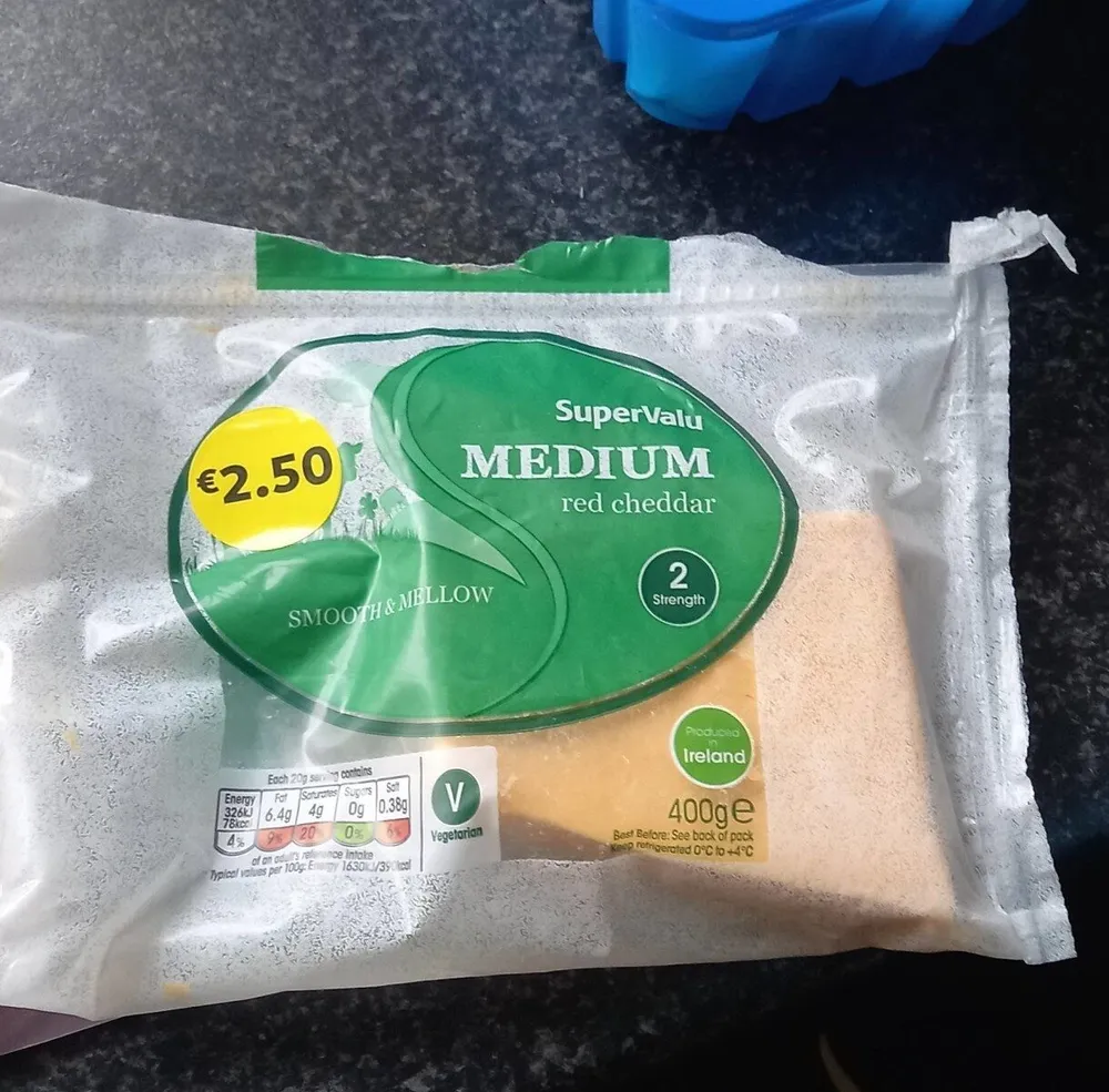 Cheese red cheddar medium