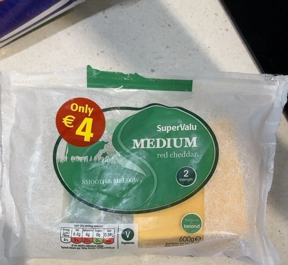 Medium red cheddar