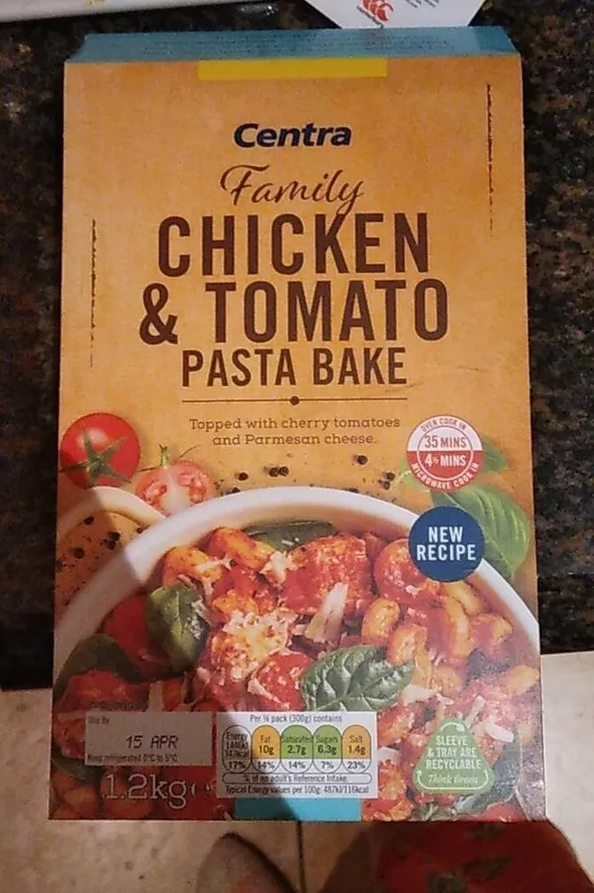 Chicken and tomato pasta bake