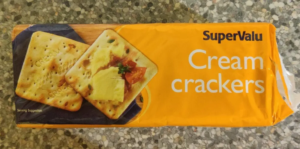 Cream crackers